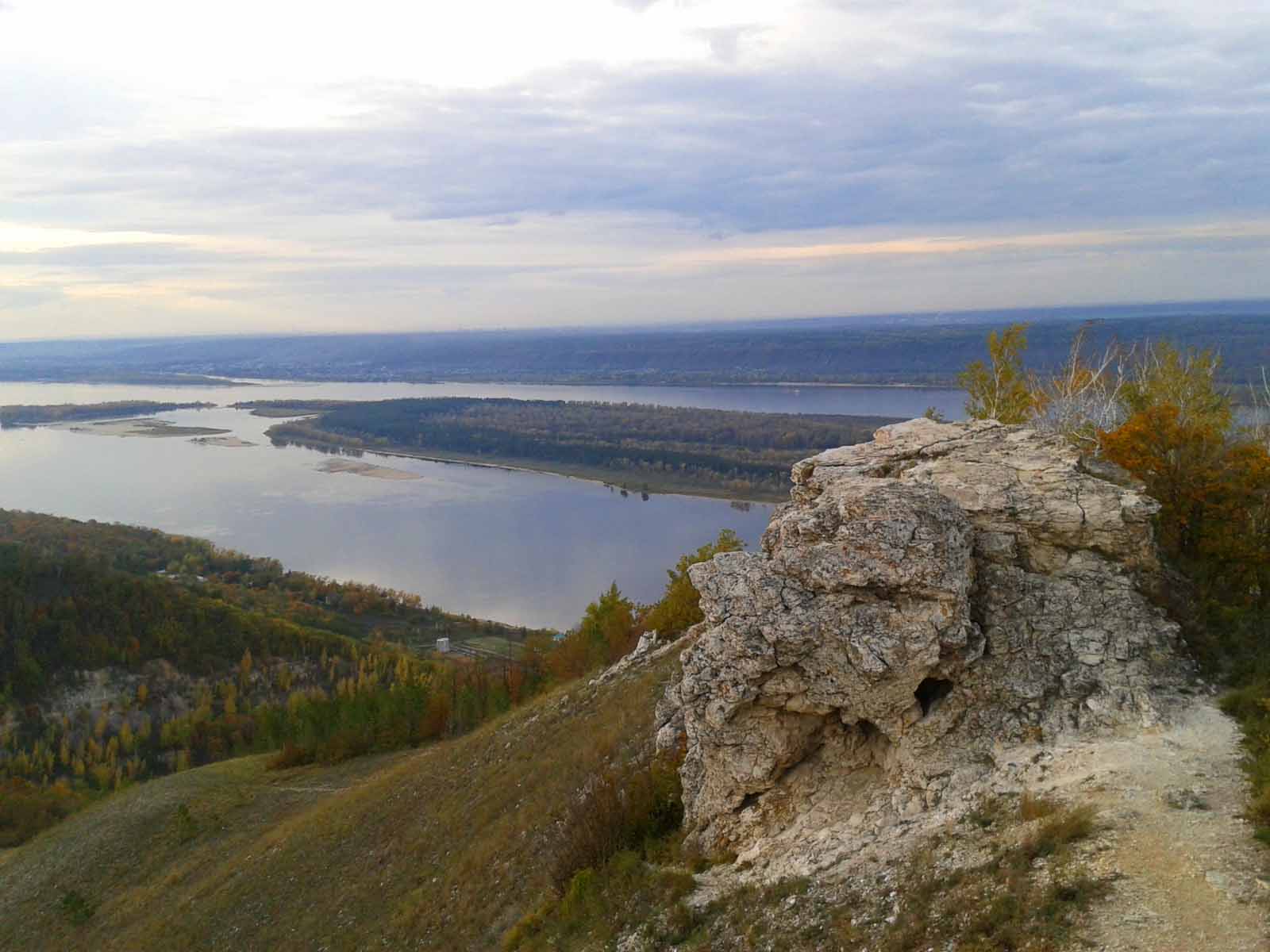 Мидл волга. Жигулевские горы. Гора белая Самарская лука. Сидоровы горы Самарская лука. Сенька Разин гора Стрельная Самарская лука.